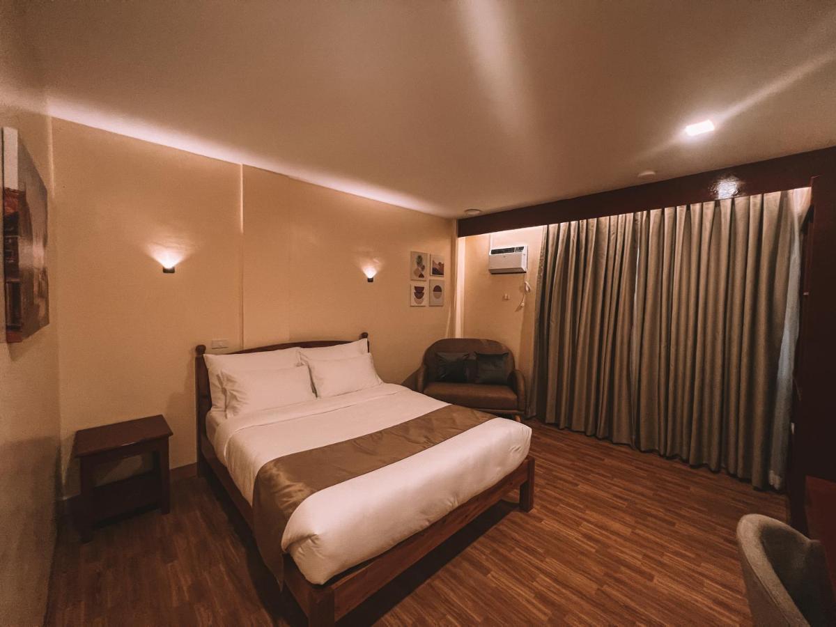 Rufana Suites Moalboal Esterno foto
