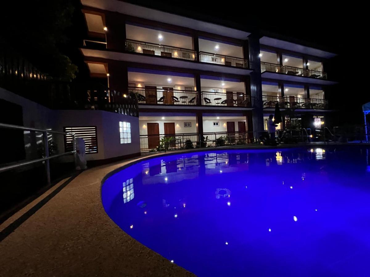 Rufana Suites Moalboal Esterno foto