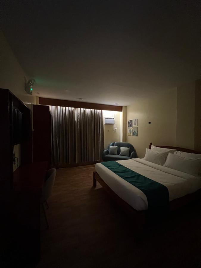 Rufana Suites Moalboal Esterno foto